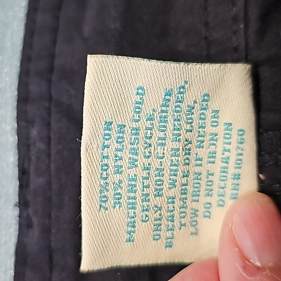 Excursions women's black shorts. Size 10.2 big button pockets in the front. - Picture 5 of 6